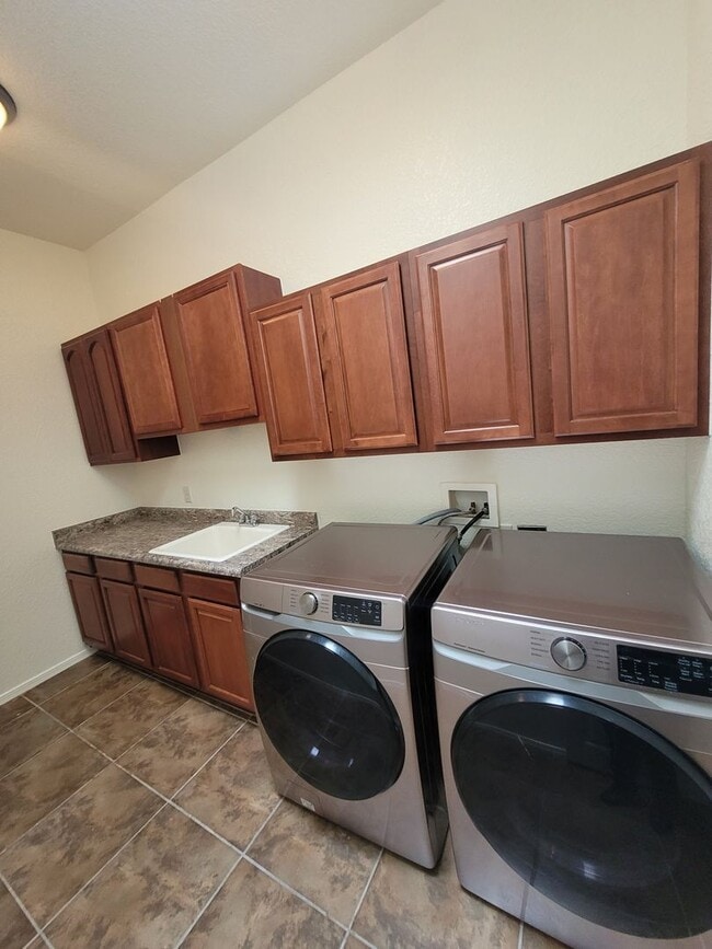 Photo - Spacious Home in Del Prado with pool access