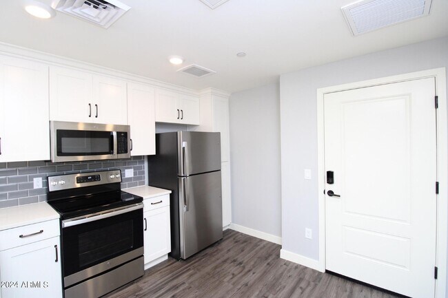 Photo - 475 N 9th St Unit 202