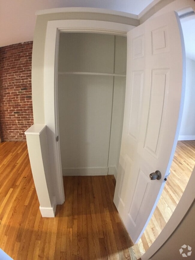 Building Photo - 210 Hemenway St Unit 2 Rental