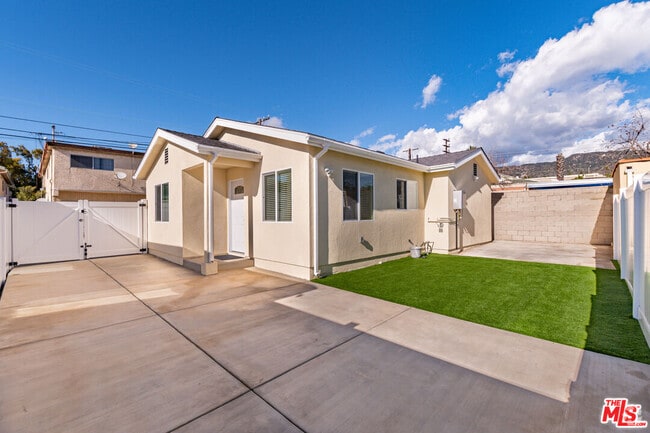 Building Photo - 1049 Sonora Ave Rental
