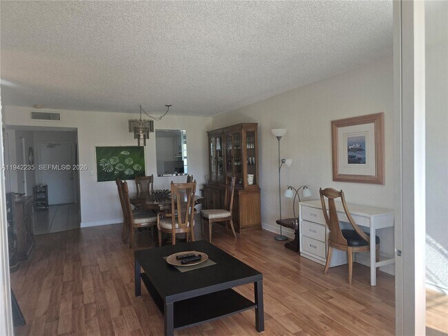 Photo - 7608 NW 18th St Unit 302