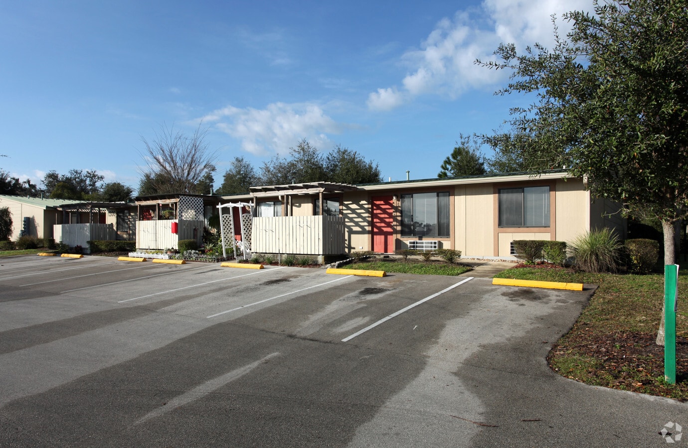 Clara Place Apartments - Clara Place Apartments