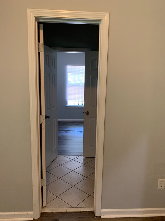 Photo - 181 Burbank Dr SW
