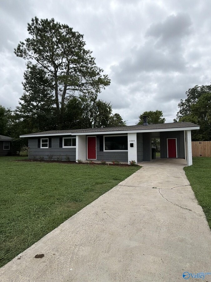 Photo - 1000 Lowell Dr SE