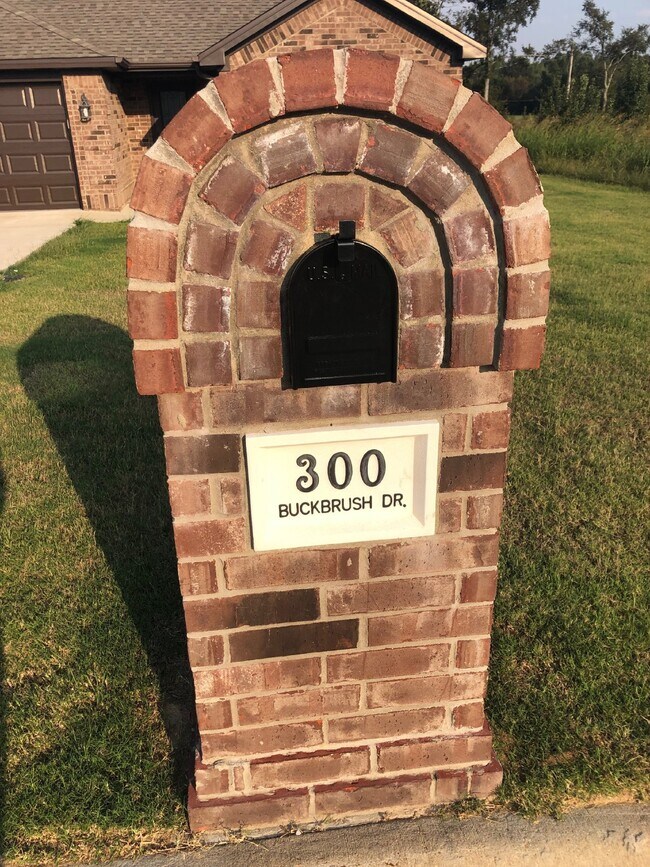 Charming 3 Bedroom Home with 2 Full Baths Apartment Jonesboro, AR