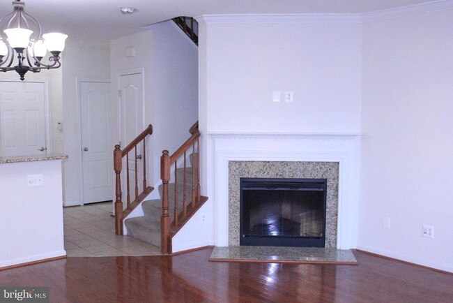 Photo - 42525 Highgate Terrace