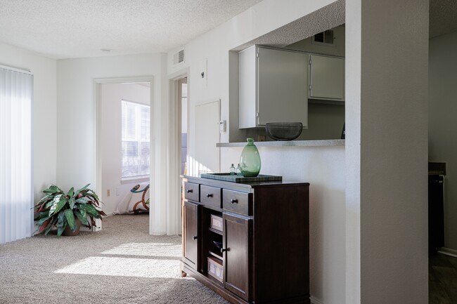 Skyler Ridge Apartments