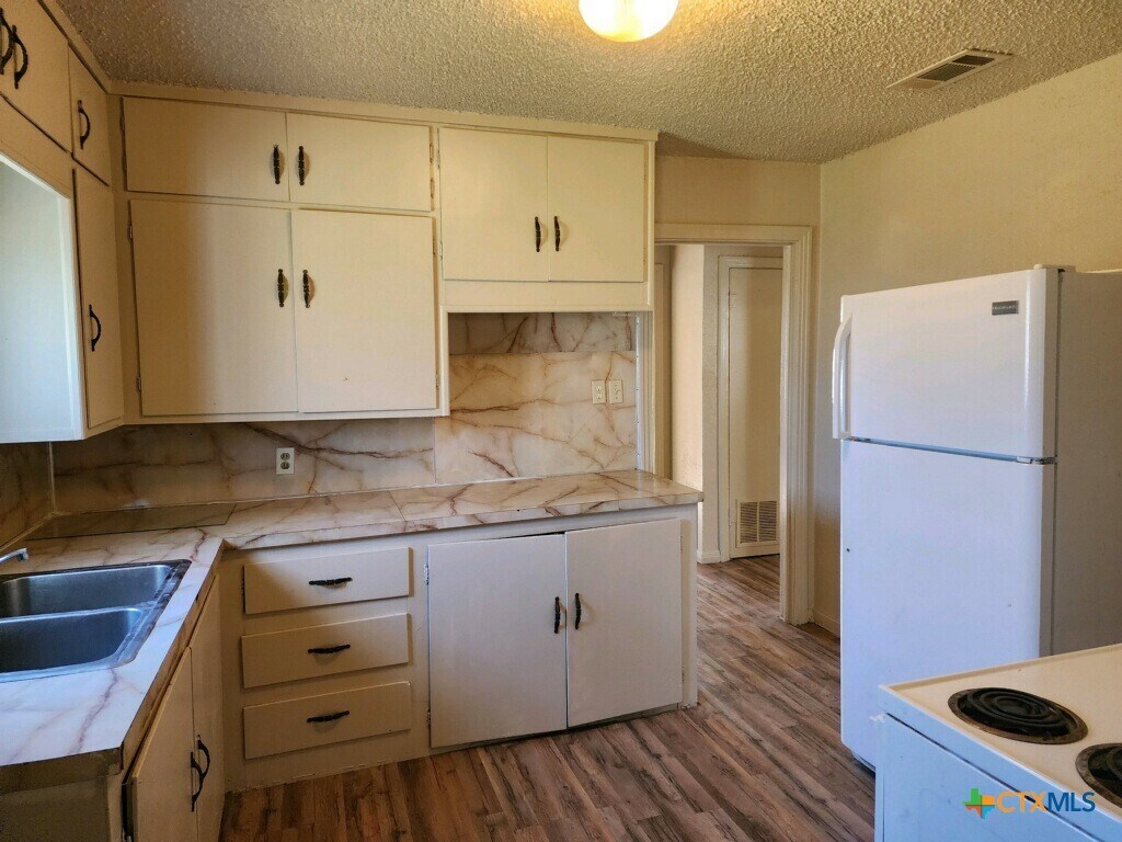 Photo - 1312 Carol Way