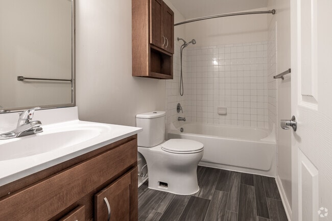 3BR,1.5BA - 1080SF - Bathroom