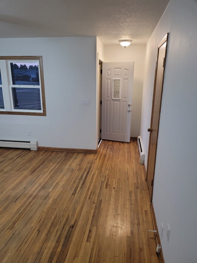 1467 W Villard St Unit 3 West Sde