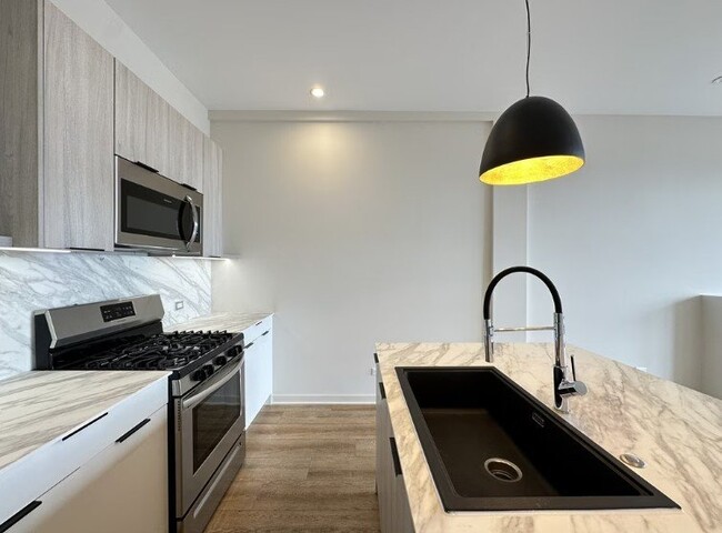 Photo - 6340 W Belmont Ave Unit 3