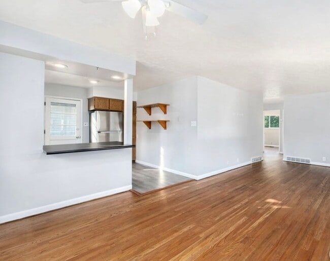 Photo - Charming 3 Bedroom / 2 Bath Home Near City Park – Fort Collins