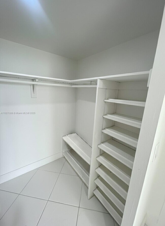 Photo - 251 174th St Unit 2012