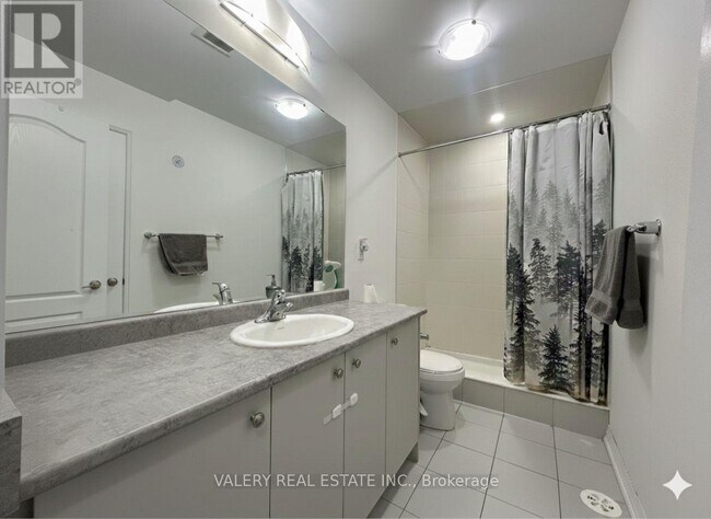 Photo - 90 Norwich Cres