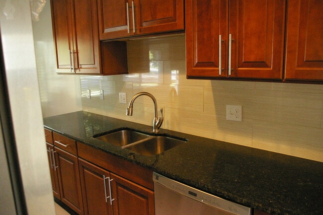 Photo - 3050 S Birch St