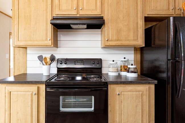 Photo - 800 King Richard Dr