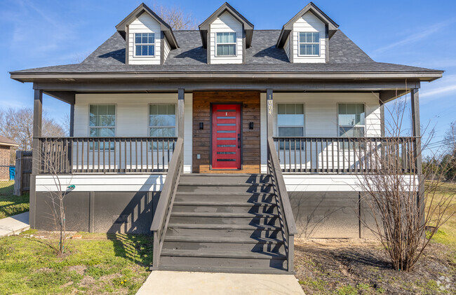 Building Photo - 1004 Davis Ave Rental