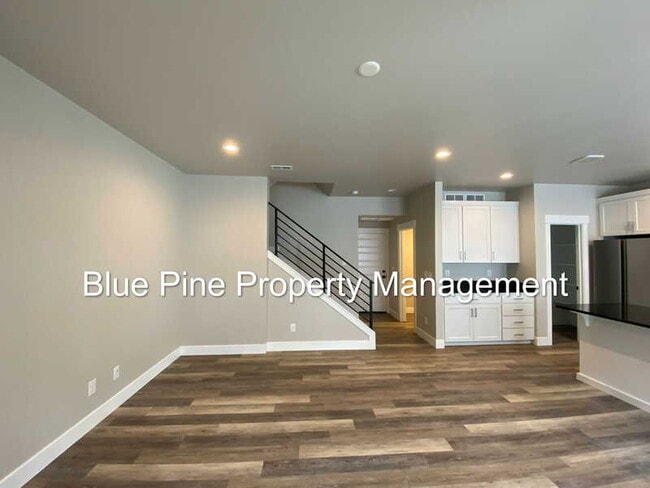Photo - 2890 Sunburst Dr