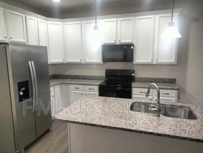 Photo - 567 Chantry Ln