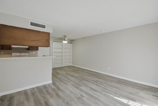 Photo - 12905 Woodforest Blvd Unit 607