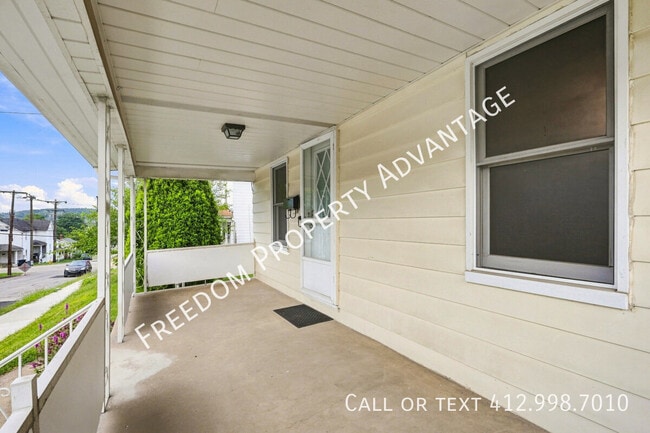 945 Fayette St