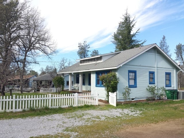 Photo - Country Charm Just Minutes From Town! MOVE IN SPECIAL $400 FIRST MONTH RENT