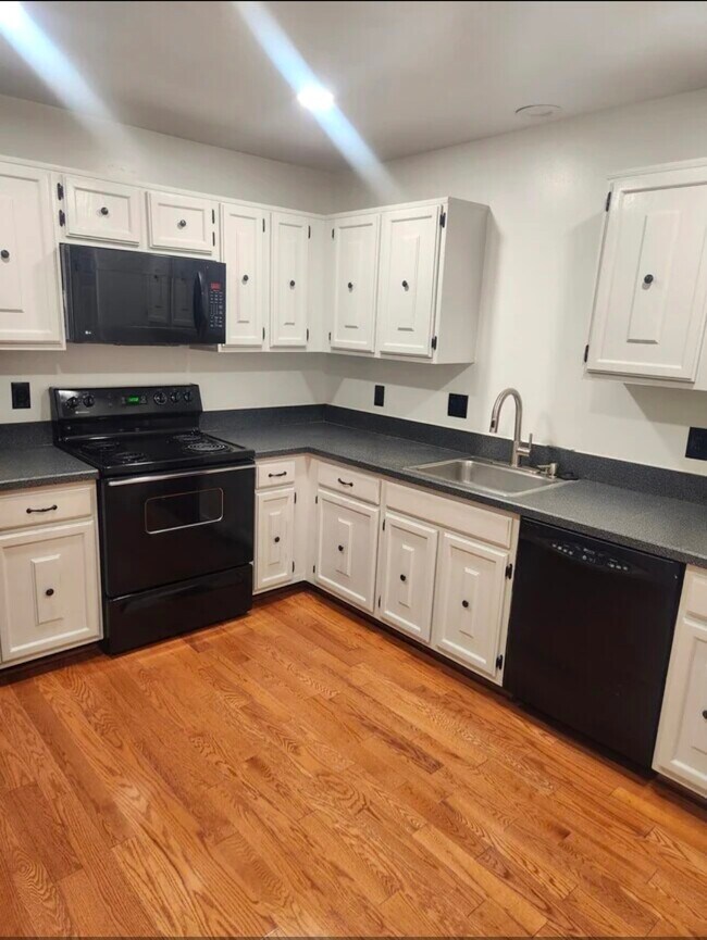 Photo - 7713 Bristol Square Ct