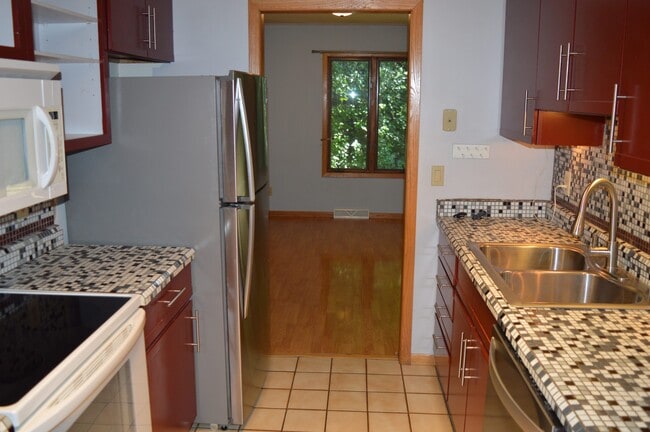 Photo - 143 Ponwood Cir Unit 143