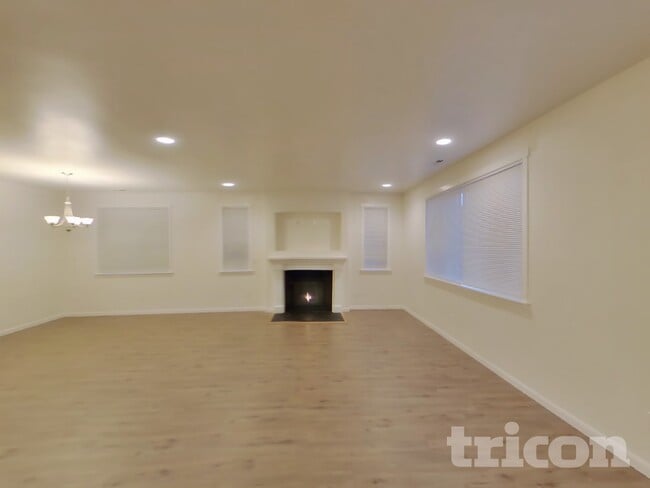 Photo - 4262 Novak Dr SW