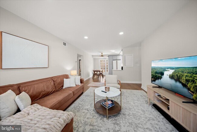 Photo - 3031 S Columbus St Unidad B1