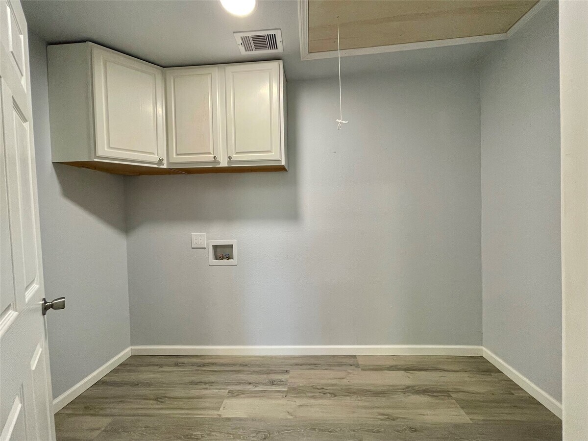 Photo - 150 Huisache St