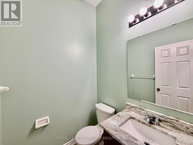 Photo - 313 Glenbrae Ave