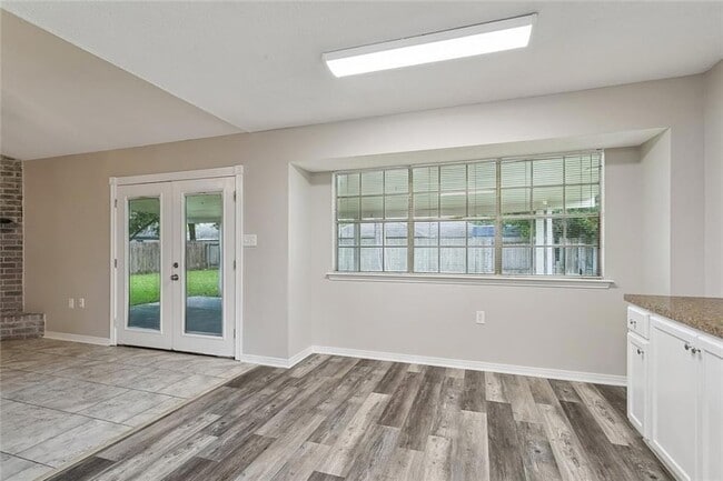 406 Pine Shadows Dr