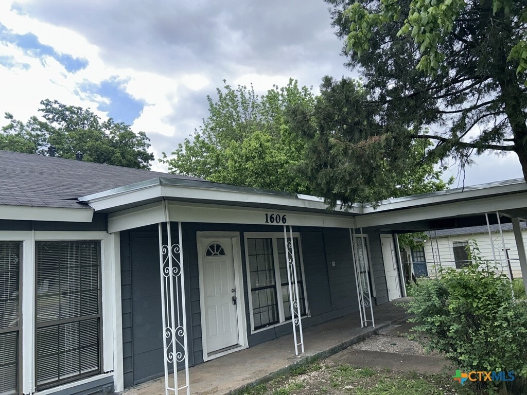 Photo - 1606 Stewart St