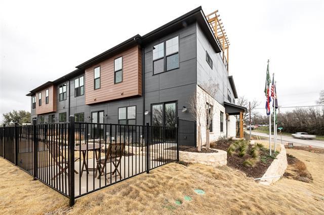 Photo - 110 Clark Ln