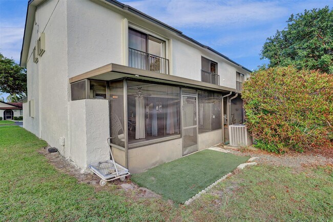 Photo - 8904 SW 22nd St