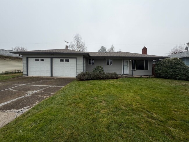 Building Photo - Must See 3 Bedroom with Fenced Yard!