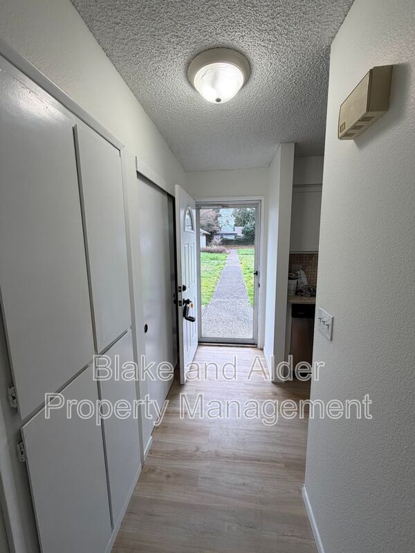 Photo - 5533 SW Lombard Ave