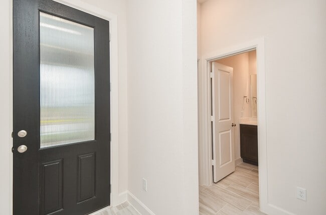 Photo - 146 Amaranth Wy