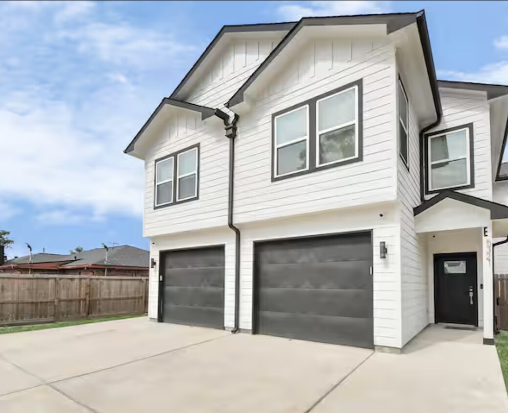 Photo - 5321 Malmedy Rd (Houston, TX)
