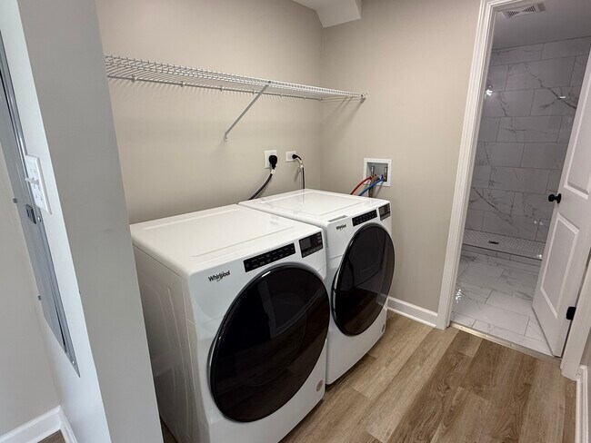 Photo - 1220 Kingston Ln