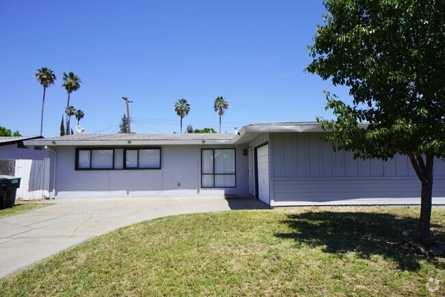 Building Photo - Wonderful 4 bedroom, 2 bath home in Sacram...