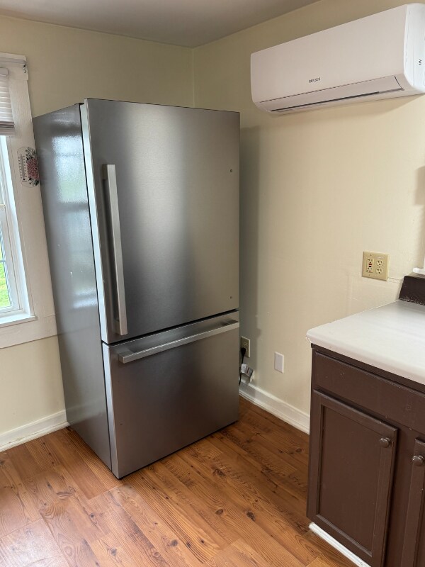 Photo - 160 Miller St