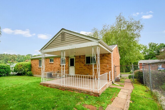 Photo - AVAILABLE AUGUST 1ST!! DON'T MISS TIS GORGEOUS 3 BEDROOM IN PENN HILLS!
