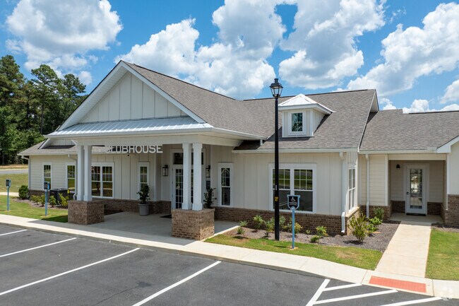 Clubhouse - Encore at Beacon Place