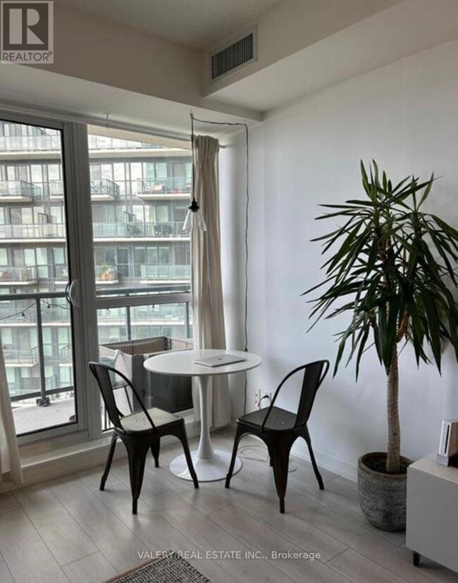 Photo - 49 E Liberty St Unité 1106