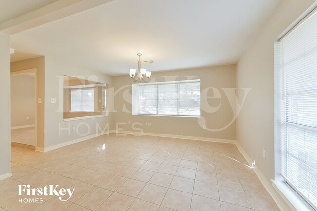 Photo - 214 Oakwood Dr