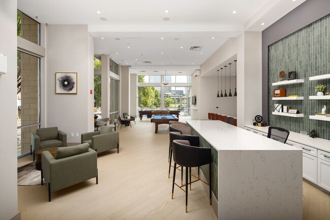 Photo - 1505 Demonbreun