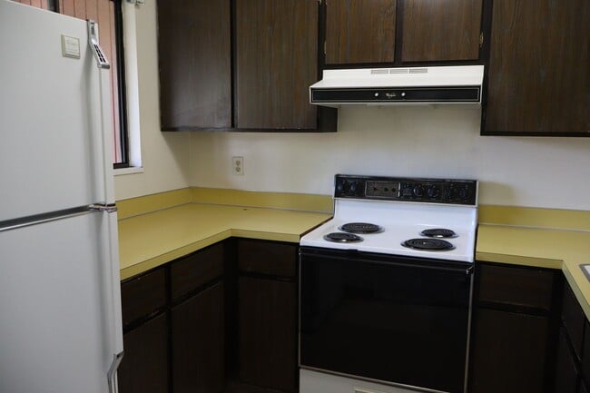 Photo - Spacious 2-Bedroom Condo Near Campus West and City Park