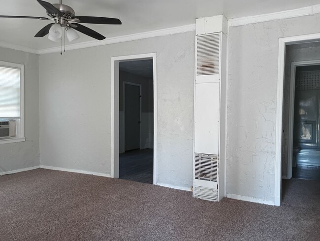 Photo - Close to shopping Centers!